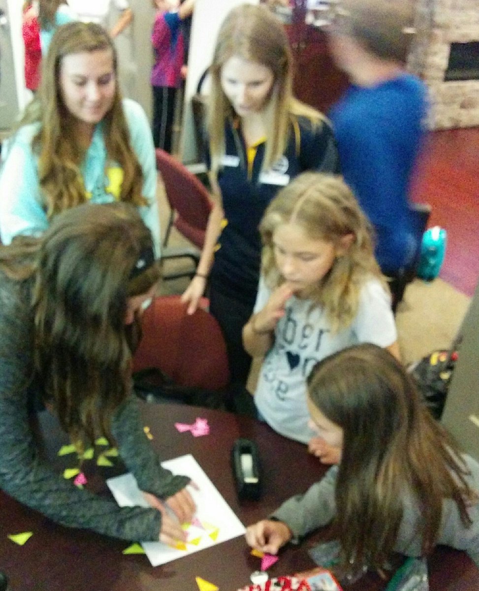 melisfost's tweet image. There&apos;s a Dr in the house @OakvilleCurling  #mentaltoughness  #occsummeronice @NicoleWestlund