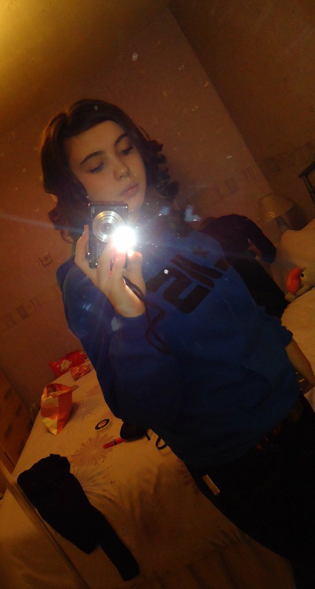 _charsxox's tweet photo. 6 years ago before I went to see the outta this world tourππ #8yearsofJLS https://t.co/zq9QhkO1aN