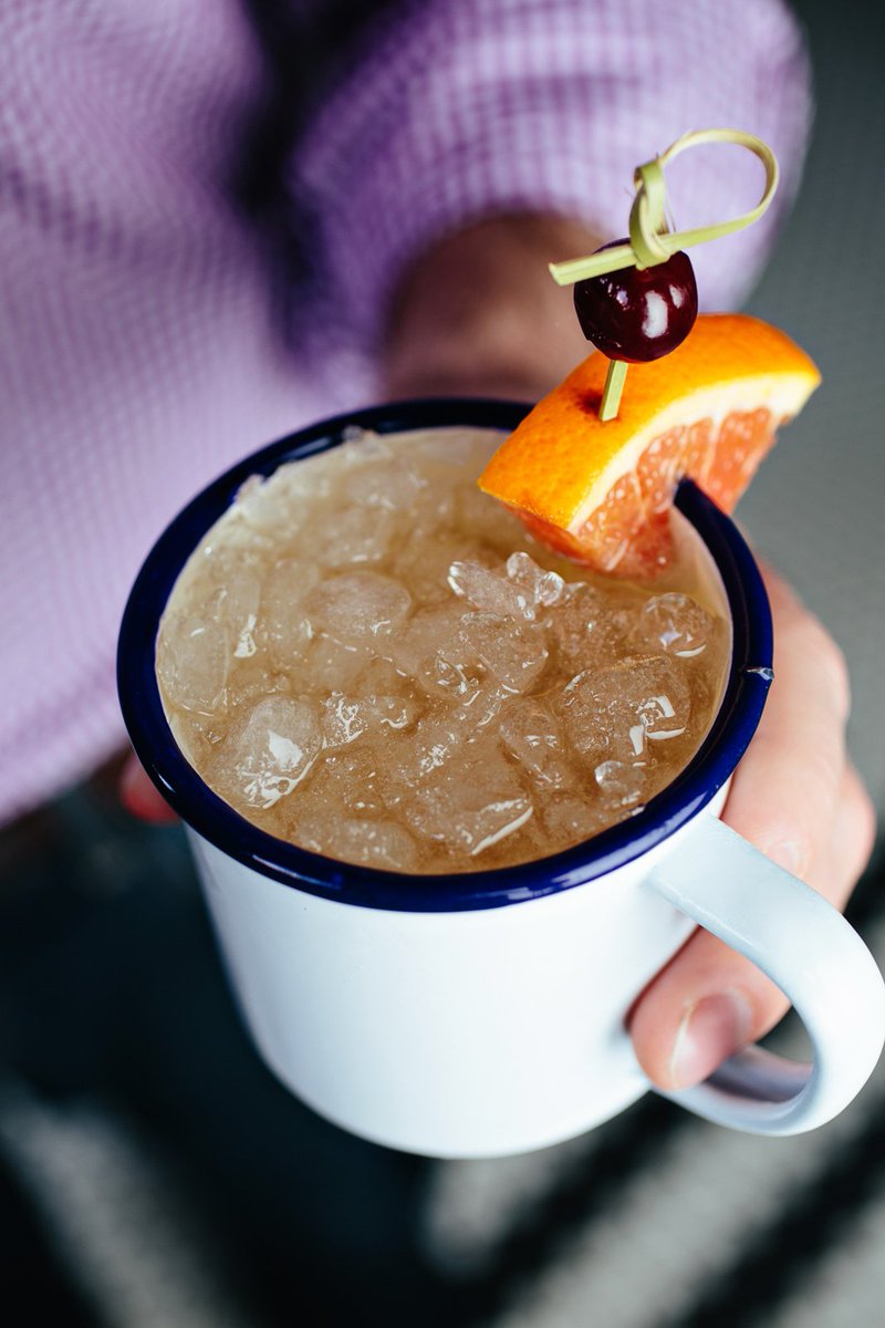 DarlingOyster's tweet photo. Your #nationalrumday plan: Drink #FishHousePunch at #darlingoysterbar (it's $1 off 4-7pm) #chshappyhour #chsdrinks https://t.co/CmlmZUmumb