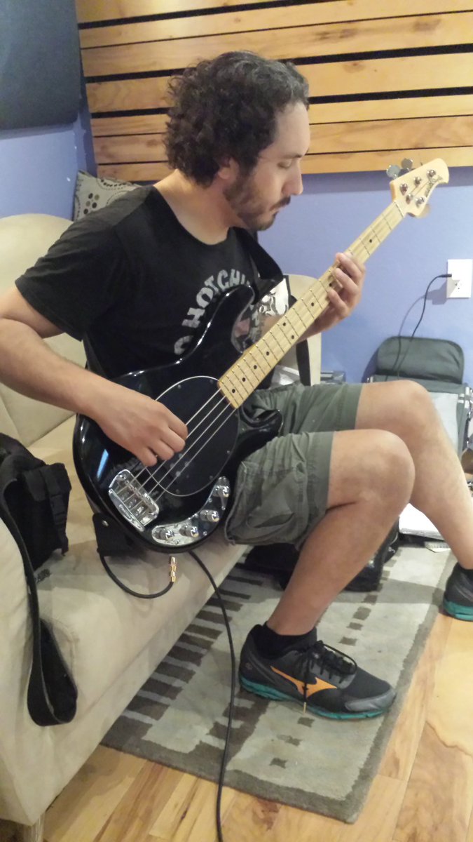 BassGJJRay's tweet photo. Doing that thing we do... Thanks @ernieball @ghsstrings @Fender @GallienKrueger @jasonmercurio #RayLife #LuckySavvys https://t.co/JD8SjFn4ar