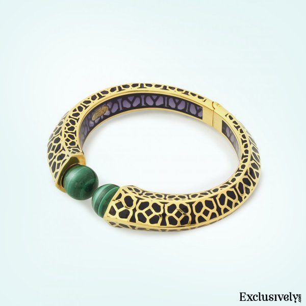 ExclusivelyCom's tweet image. Shop these glamorous jewelry collection by @Isharya : goo.gl/vjiHcZ
