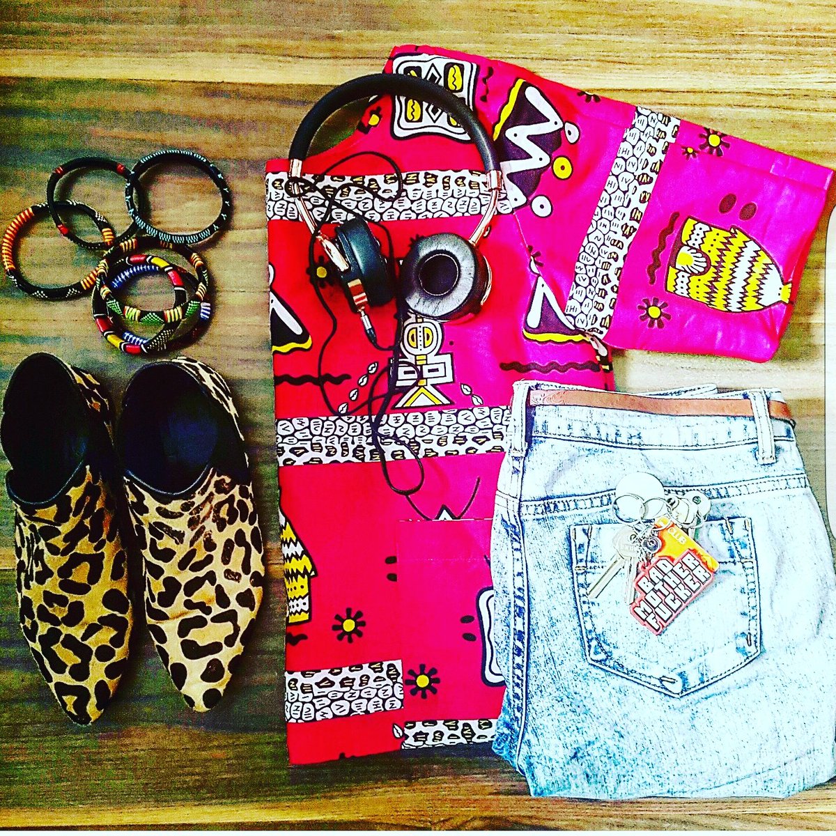 BabashInc's tweet photo. Babash Inc Bidnez: Pink Fresh Boxy Tee &amp; other assorted fabulousness.. #Salone #waxprint #waxfabric #newafricana https://t.co/5dz5uPJ2vj