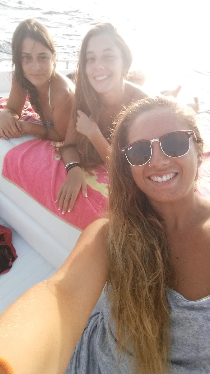estercixu's tweet photo. Que grandes momentos en barquito!!! ⛵🛳🌞🌴 https://t.co/zGQnQRKRhk