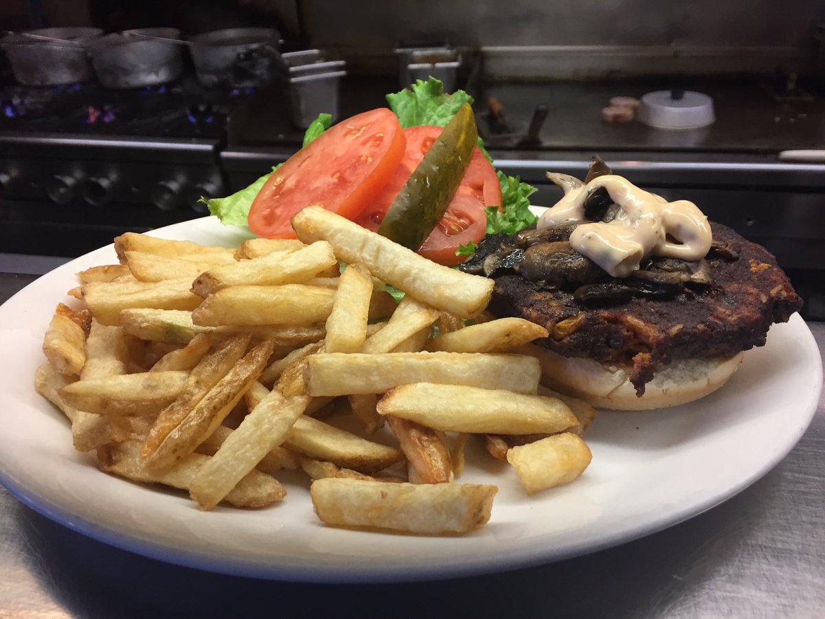 We’ve got options for everyone on #burgernight . Grab a bevy and let us knock 50% off that meal! #johnsplacevic