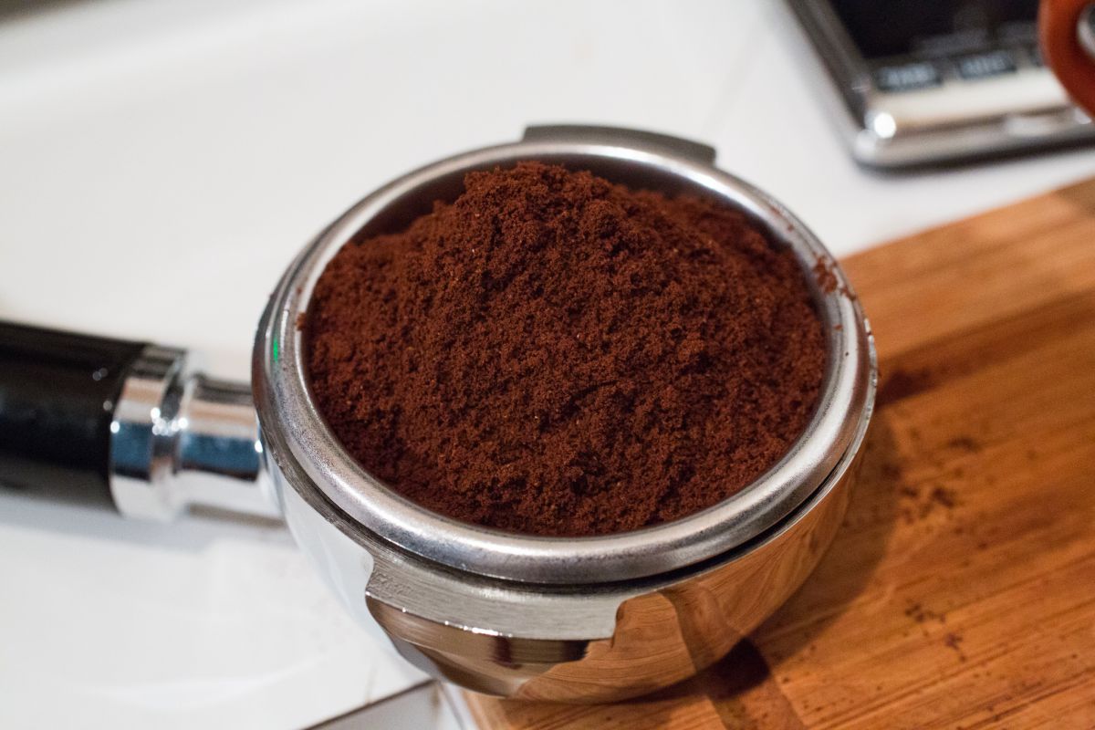 ModFarm's tweet photo. Wait a second: Can coffee grounds really repel mosquitoes? https://t.co/zxjnfdhkX4 https://t.co/EeQmnZy5un