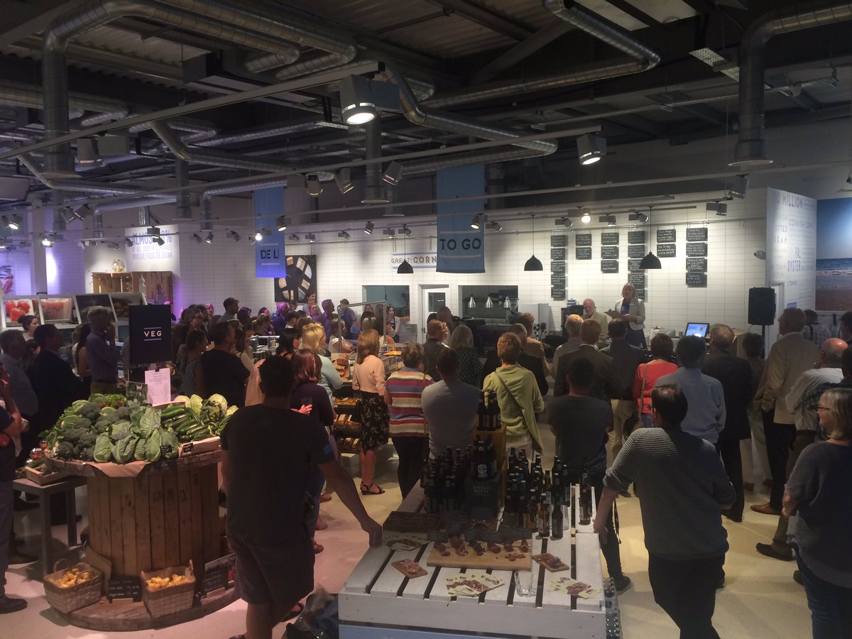 Great evening tonight to thank all our suppliers &amp; supporters since opening. Thanks to <a href="/MurrellAssoc/">Murrell Associates</a> @langbennetts