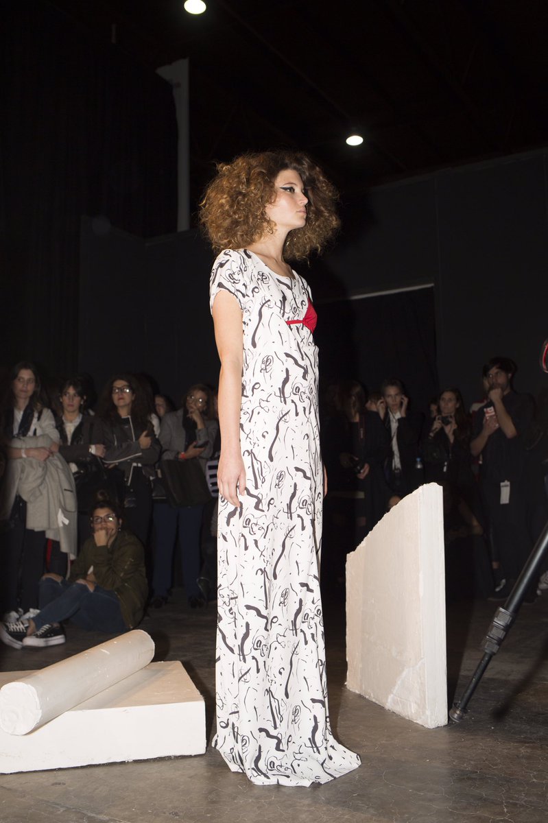 GrupoMassAr's tweet photo. Presentación DELEON #SS17 @BafweekOficial #SomosBAFWEEK #BAFWEEK #MassModa @HSBC_AR https://t.co/0fyI9MmHFG