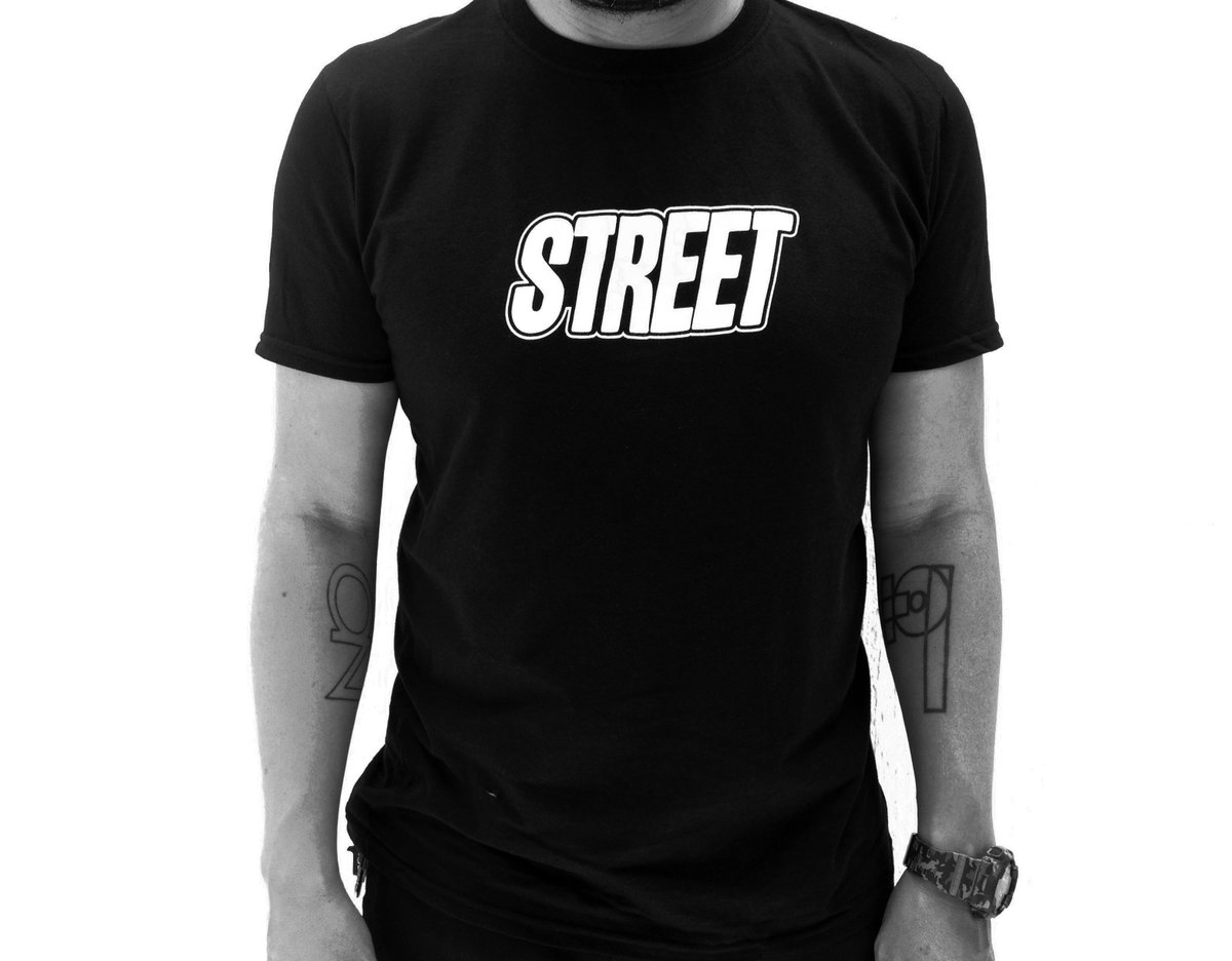 StreetAL's tweet photo. La playera oficial de #StreetAL #LimitedEdition disponible en nuestra tienda online https://t.co/T9ZXrequrq @Kichink https://t.co/SaXjWeADr4