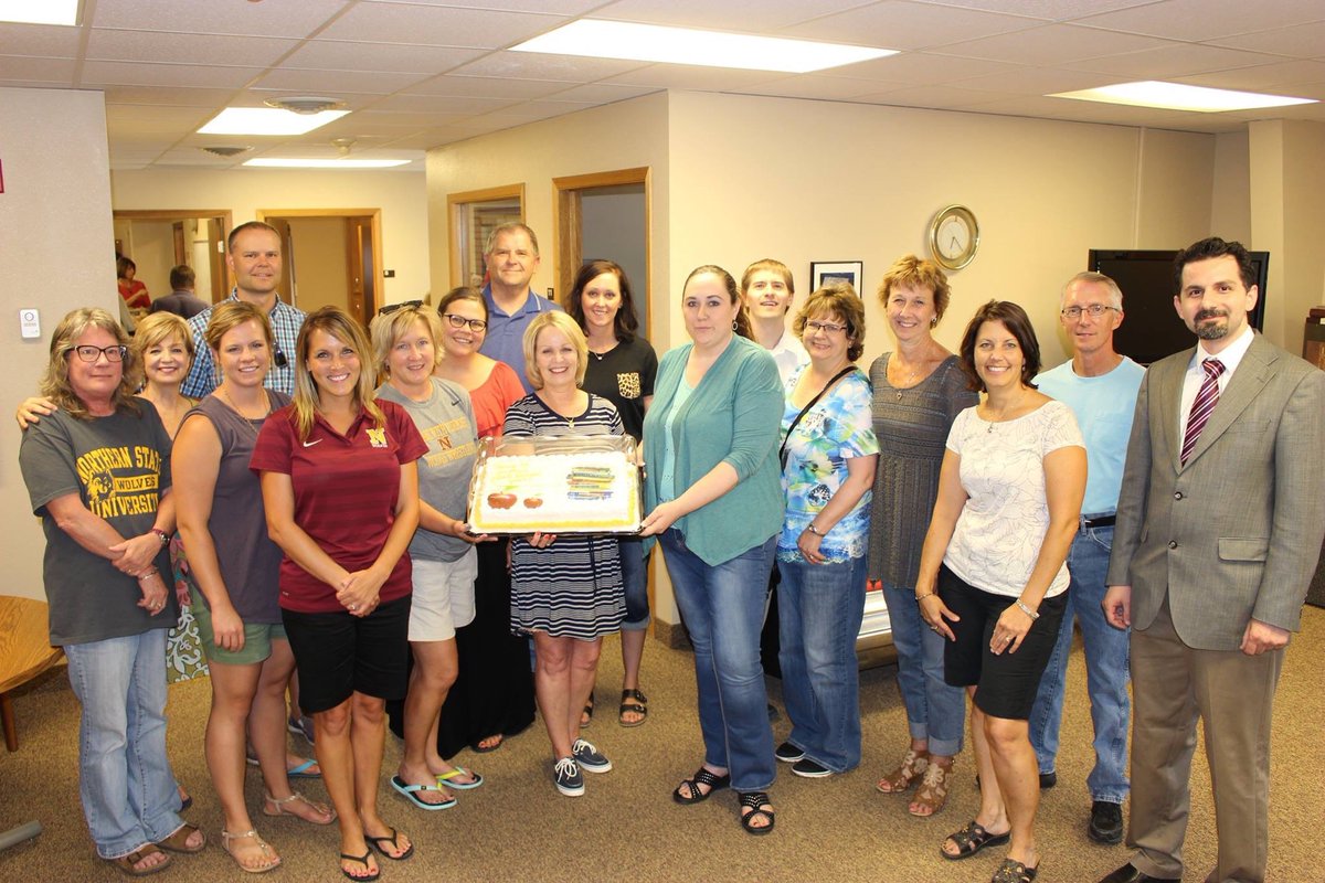nsu_ed's tweet photo. SOE faculty/staff celebrating @AlumniNSU 4 having the largest increase in giving last year. We ❤️ our students. https://t.co/ItIr2FR0Of