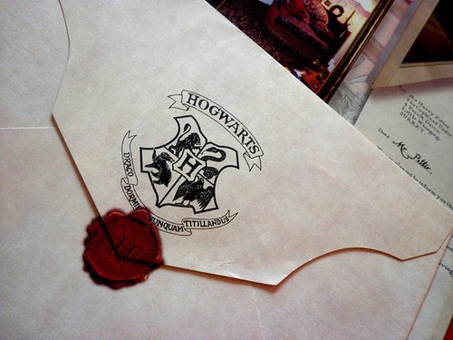 EiProfeta's tweet photo. Niñas de 12 años sufriendo por amor y yo aquí, sufriendo desde los 11 años esperando mi carta de Hogwarts. https://t.co/8PQhZbB6QB