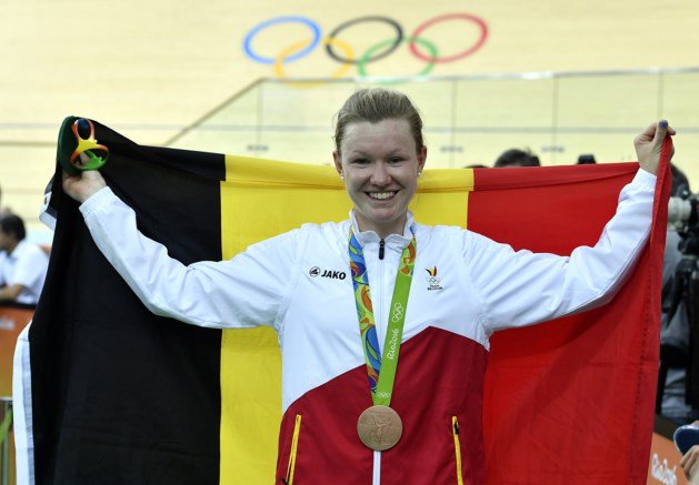 Nieuwsblad_be's tweet photo. Emotionele D’hoore: “Al zo vaak vierde, maar dit maakt zo veel goed!” https://t.co/5IIWYZBr4I #nieuwsblad https://t.co/qJfSz6eQRM