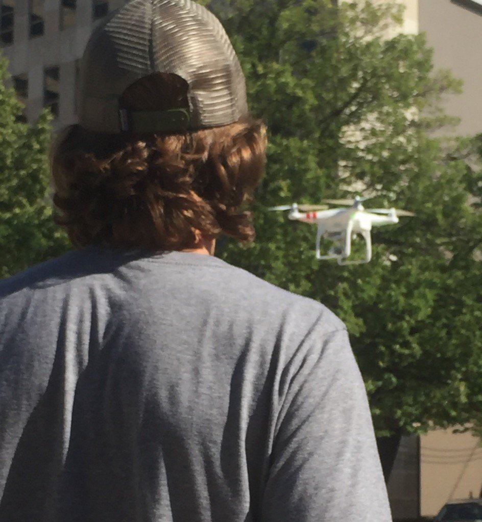 Aaron_T_89's tweet photo. #TeamTellwell is trying out the new drone. Great things are on the horizon! @TellwellNoah, @maxkringen, @wetellwell https://t.co/9RgpH6JNdR