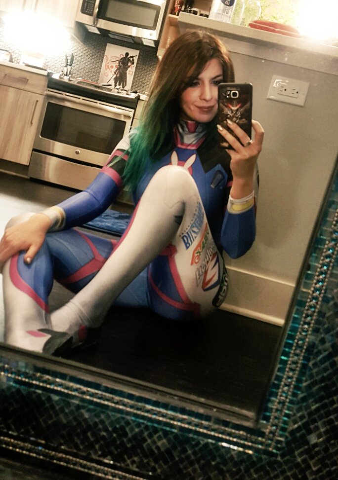🐈🔫 Kat Gunn on Twitter "Lazy D. Va! Streaming in a little bit