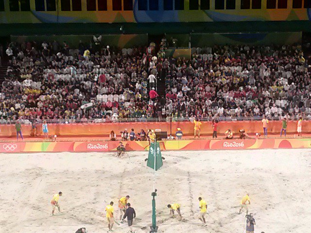 EsporteGovRJ's tweet photo. Daqui a pouco tem @AgathaeBarbara disputando uma vaga na grande final do vôlei de praia feminino #TalentosRJ #TimeRJ https://t.co/tVJkkYchkN