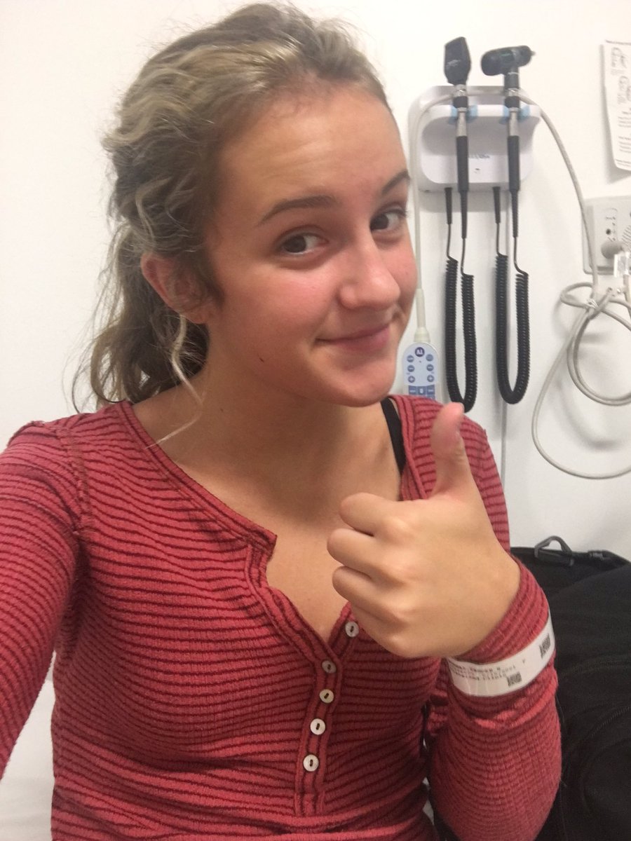 h_charvat's tweet photo. Last night of summer live from the E.R. :// @brookebodnar #recklesssummer https://t.co/6kkFbtJSH5