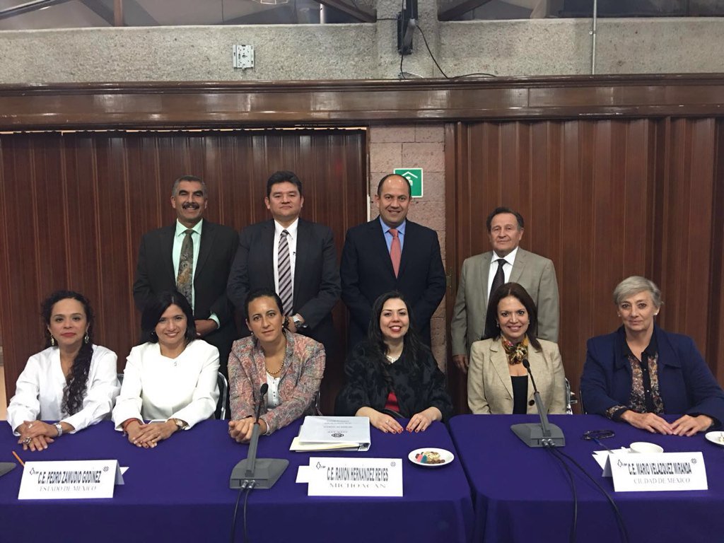 IEPACYucatan's tweet photo. Fructífera reunión de trabajo con #APPICEEF @IEPAC_Yuc @mariluur @CarlosPavonD @tonycholul @HidalgoAVM https://t.co/fC0SX9D8dU