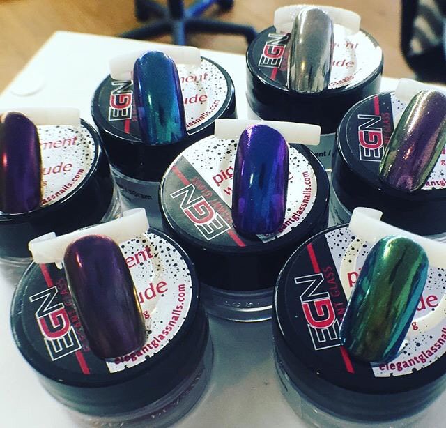 bpolishedsalon's tweet photo. Oil Slick Nails.. Get your pigment here! — Mirror Nails!!!! Create an Oil Slick look by c... https://t.co/L4zrpFceiK https://t.co/nhWsKF18Oe