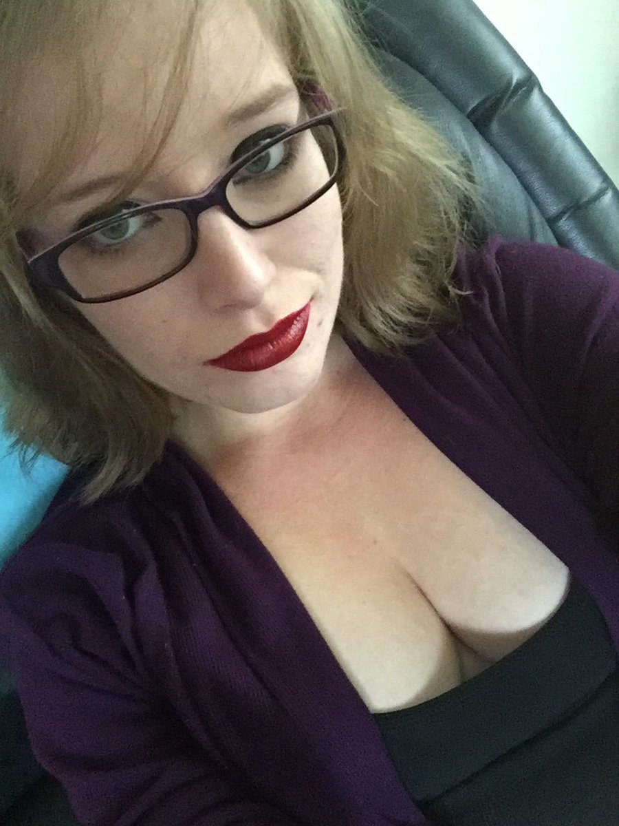 EffyIrishBunnie's tweet photo. #MakeMeMonday https://t.co/VYRIkrknHG