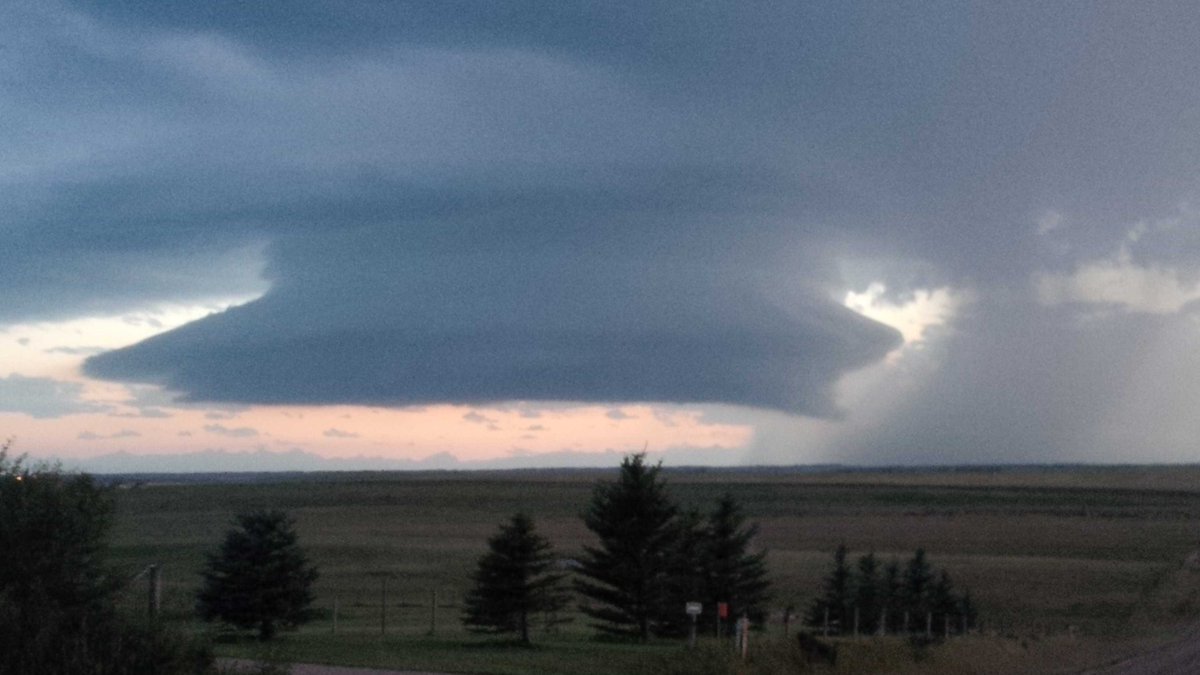 lightningmanAB's tweet photo. Another #ABstorm #mothership. North of Cochrane. 9:12pm https://t.co/vEs0qlDyYL