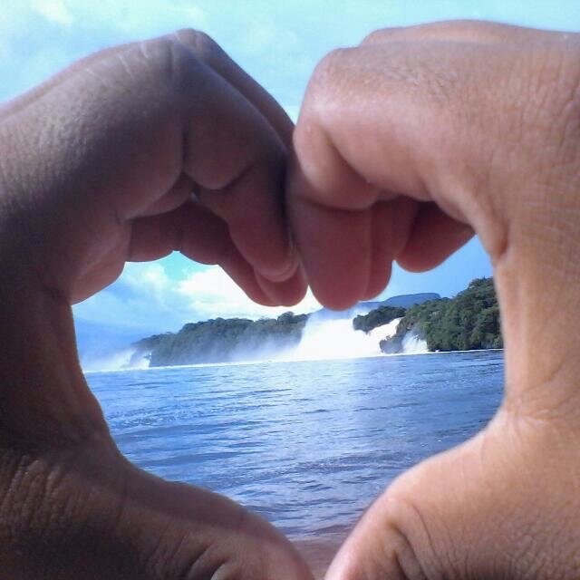 JRafaelVargasC's tweet photo. @EverBastidasC Saludos Ever desde Canaima https://t.co/SdeJNj5Tu3