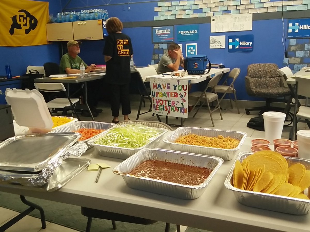 AR_Democrat's tweet photo. Tao Tuesday phone bank is live!!! #cohillary https://t.co/usD9IspmLj
