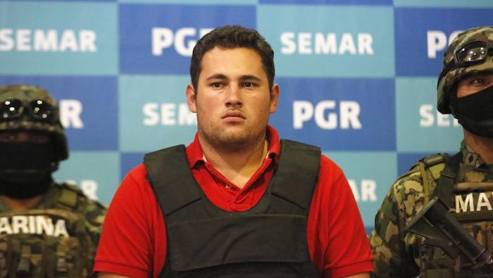 VICENews's tweet photo. One of El Chapo's sons has been kidnapped, authorities confirm 
https://t.co/BLWAaZldwQ https://t.co/fDAnSNtyyL