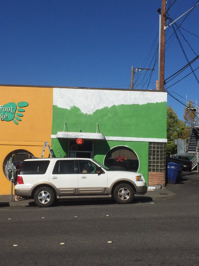 BenchmarkDS's tweet image. A downtown Bellingham landmark gets some work done!
#downtownbellingham #caps