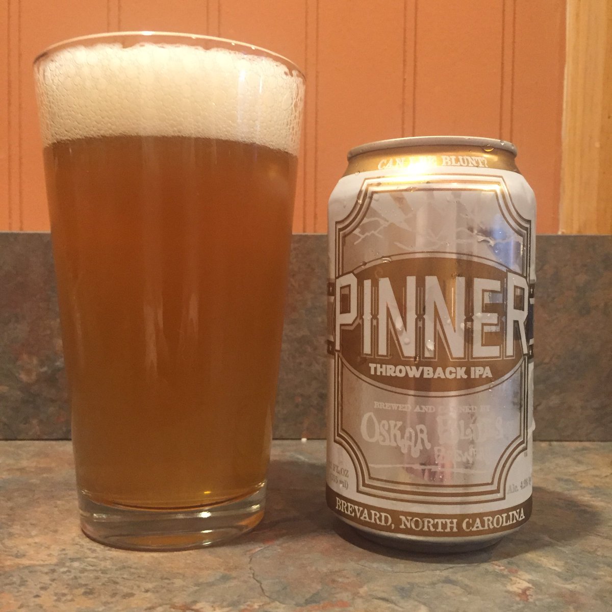 evilottos's tweet photo. Enjoying @oskarblues Pinner Throwback IPA. @BrewStuds #TopBrewsTues #craftbeer #craftcans #pinner #throwbackipa https://t.co/zqmvDrxV35