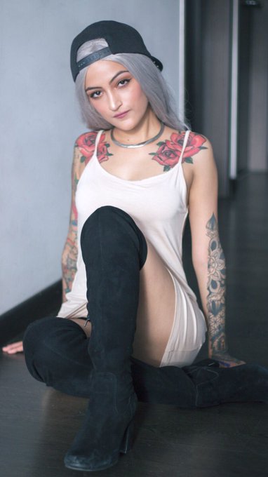 Watch Matu's leaked NSFW photo on TwXstars