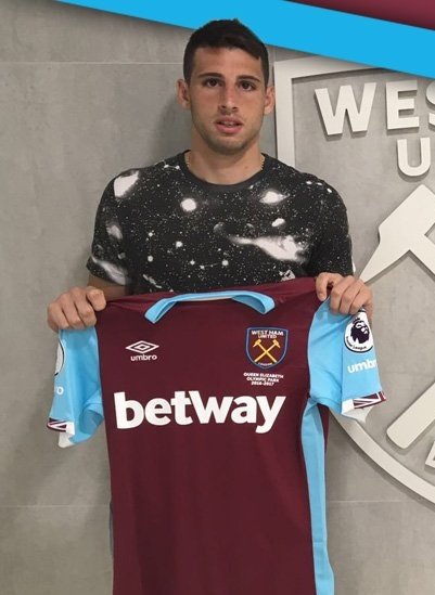 lasttriot's tweet photo. Éxitos @Jocalleri 💪
#WelcomeCalleri https://t.co/xhIC8hXfRv
