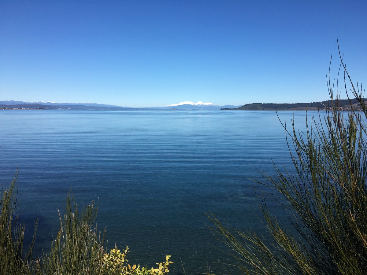 LoveTaupoNZ's tweet photo. #Taupo being ridiculously beautiful right now. Isn't #winter meant to be depressing? #NewZealand #Distracting https://t.co/BWvujAuPUc