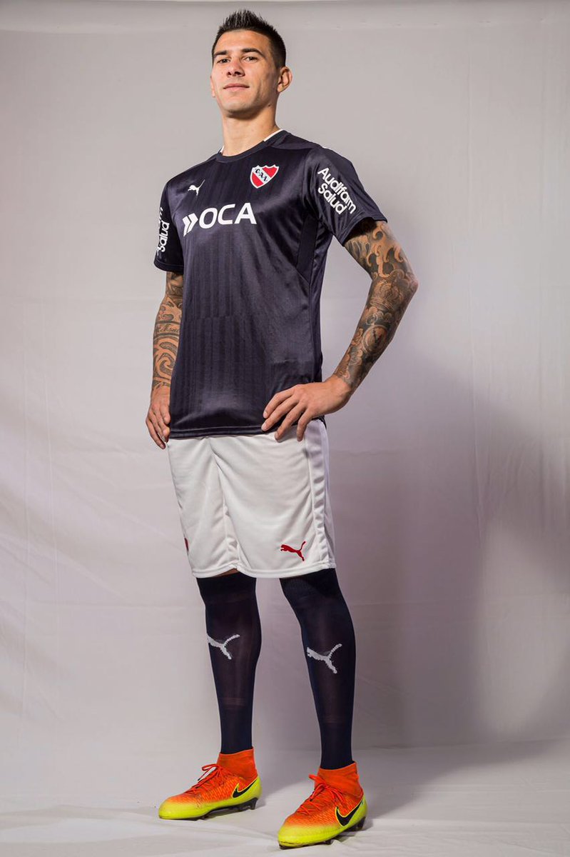 victorcuesta14's tweet photo. Camiseta nueva alternativa 🔴🔴🇦🇹🇦🇹 https://t.co/pd5dmUDa08