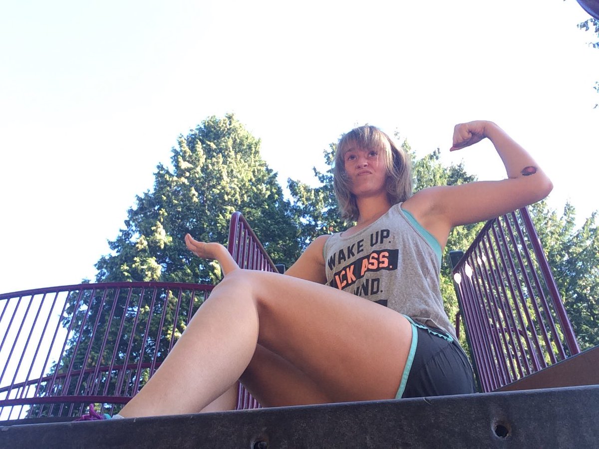 liiza_hall's tweet image. Might as well workout in the sun while I still can ✌🏾️💪🏾 #wrestling #aswcanada #gettingthattan and #gains