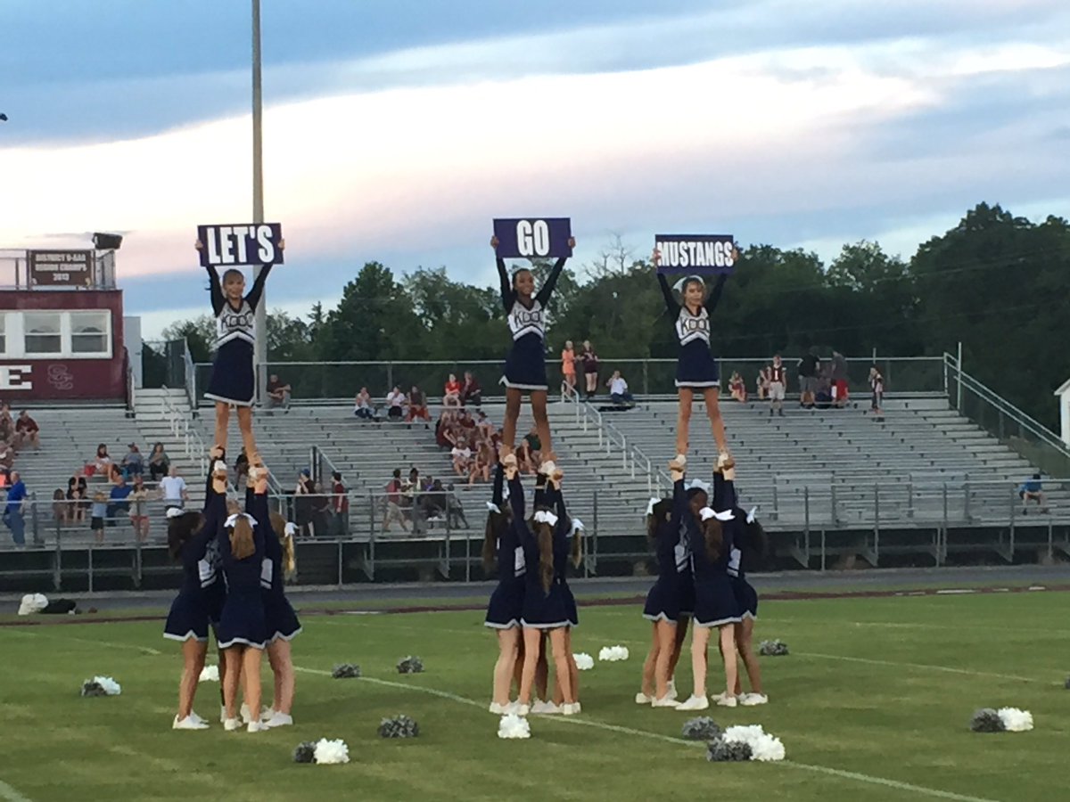 Mustangs Cheerleaders doing a great job at halftime!#fearthehorse
