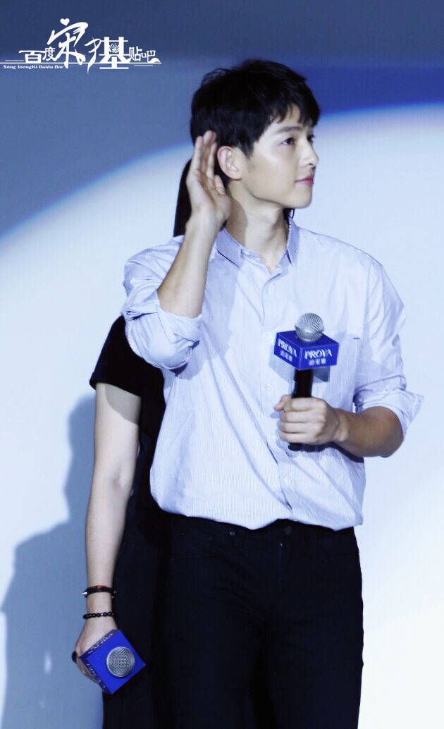 Noojan15's tweet photo. ดูดี!!! หล่อ!!! กระชากใจ!!! I adore you 😳
#ProyaCosmetics
#Proya
#Shanghai
#송중기 ❤
#SongJoongKi
#SongSongCouple https://t.co/yxUtiNA9sk