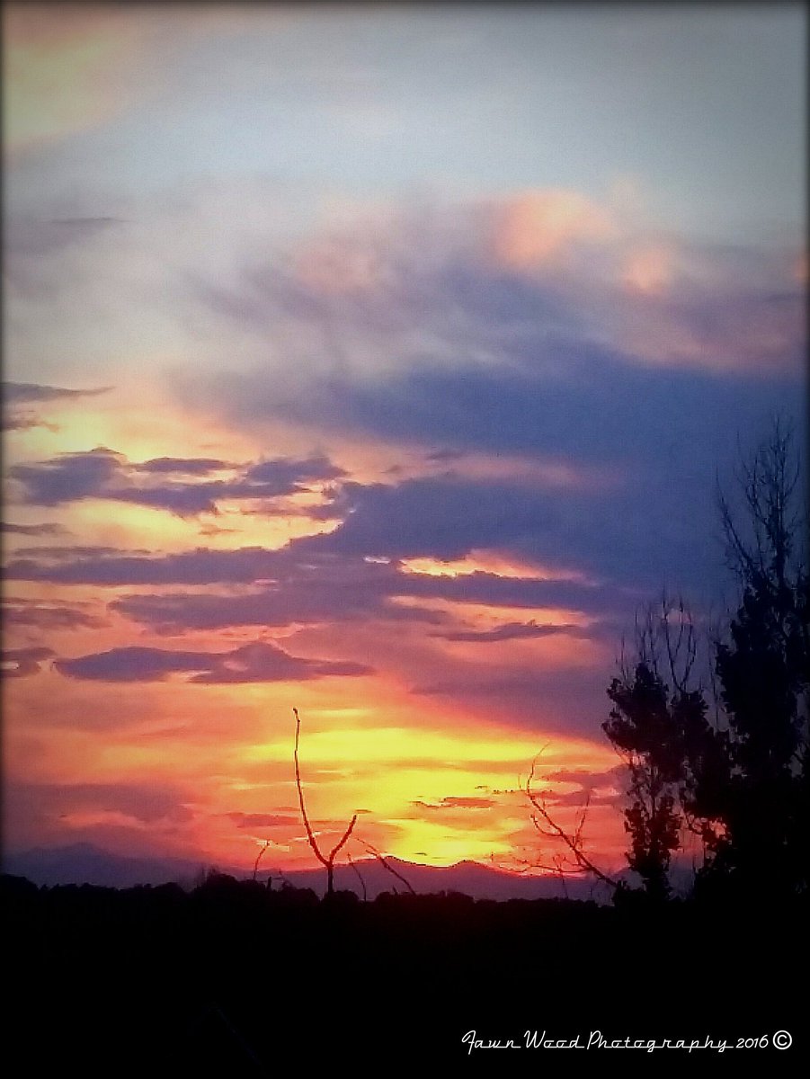WoodFawn's tweet photo. Colorado sunset on August 15 2016... #cowx #sunset https://t.co/oylgn5StGg