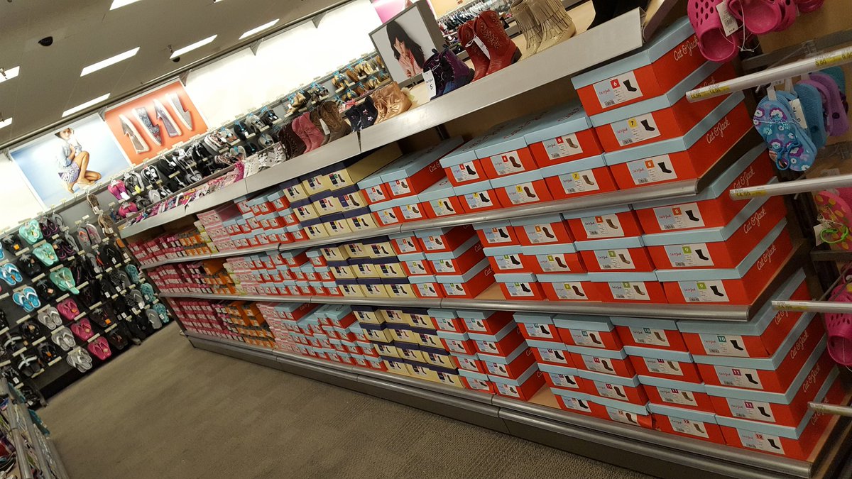 Christi81590937's tweet photo. Buy one, get one 50% off #targetrun #target #target319 https://t.co/Nw1vCamsdY
