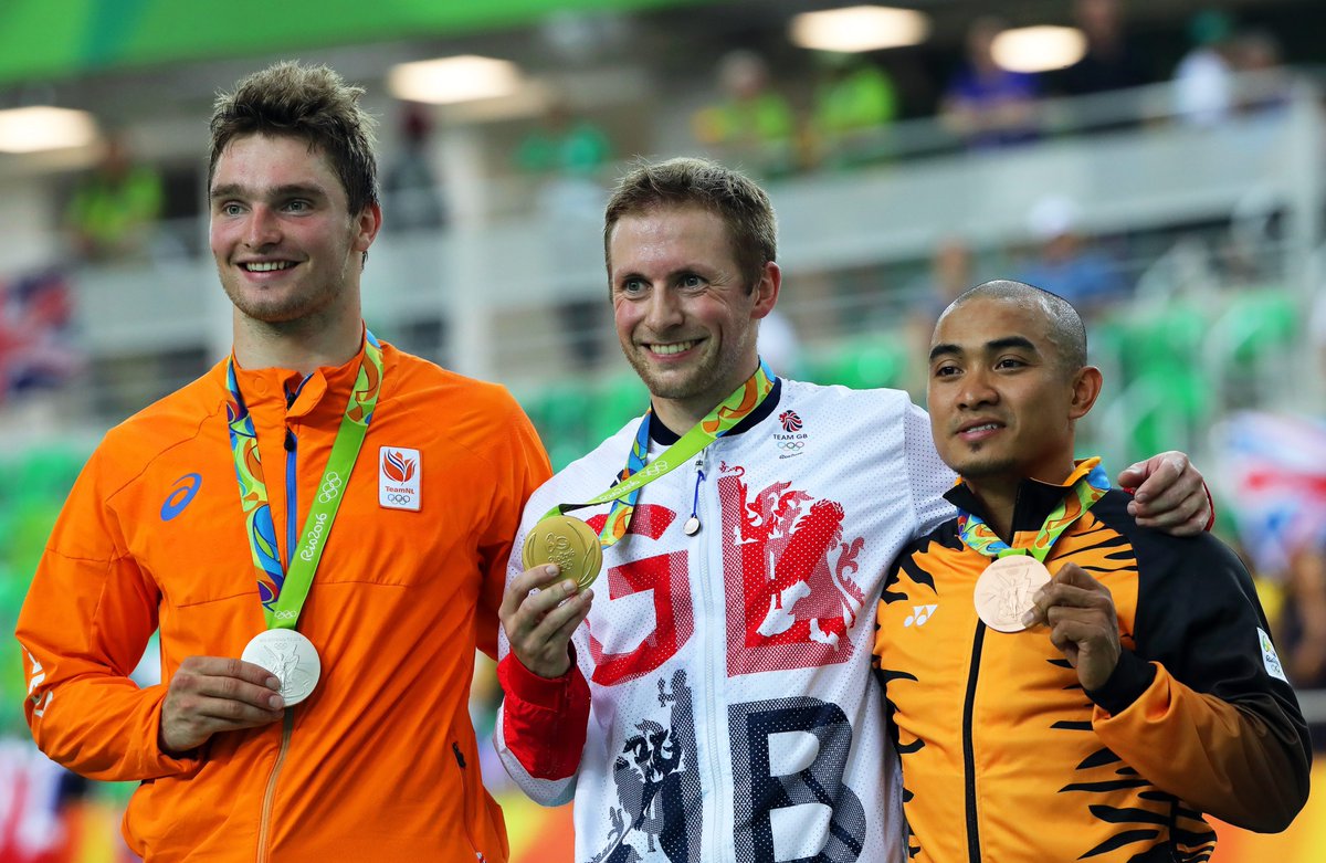 staronline's tweet photo. CONGRATS @AzizulAWANG pedals his way to a bronze medal in Rio https://t.co/gEEkHrgacd https://t.co/fSJHUBOq5d