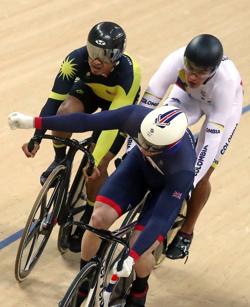 staronline's tweet photo. CONGRATS @AzizulAWANG pedals his way to a bronze medal in Rio https://t.co/gEEkHrgacd https://t.co/fSJHUBOq5d