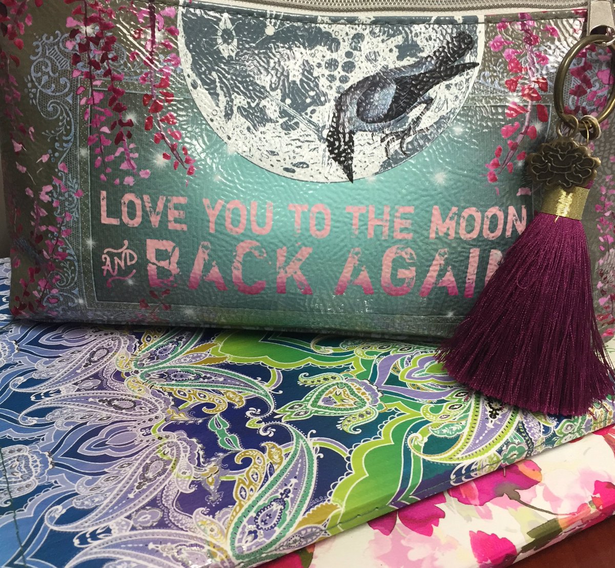 ithacalashdiva's tweet photo. Things that make me #happy #loveyoutothemoon https://t.co/zfld2W3Uyg