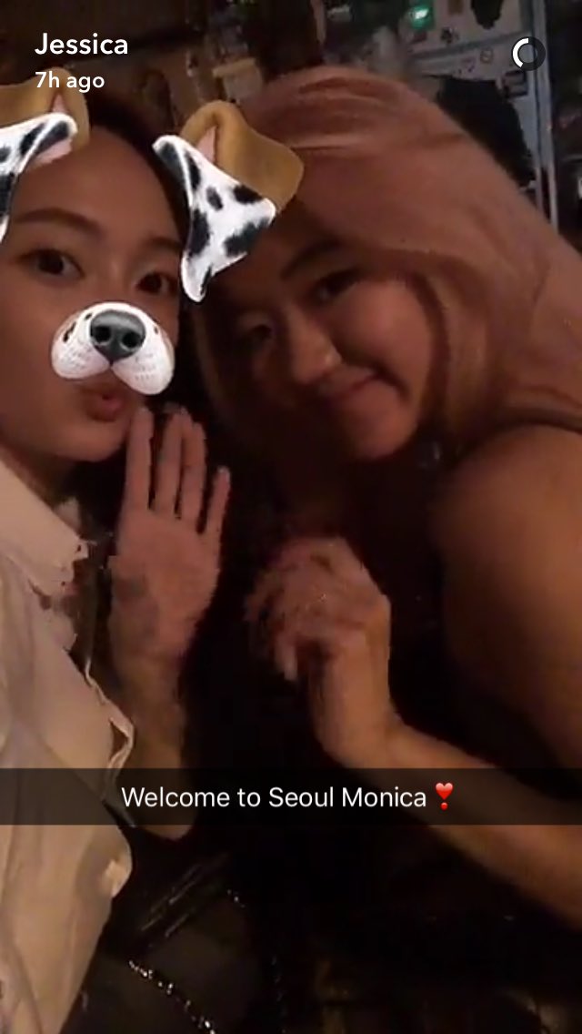 Dont_Bother__me's tweet photo. Monica Kim เป็น Beauty writer ของ Vogue /สิก้ารู้จักคนในวงการแฟชั่นแล้วก็ความงามเยอะเหมือนกันนะซึ่งมันดีต่องานที่ทำ https://t.co/1vuGv02WKF