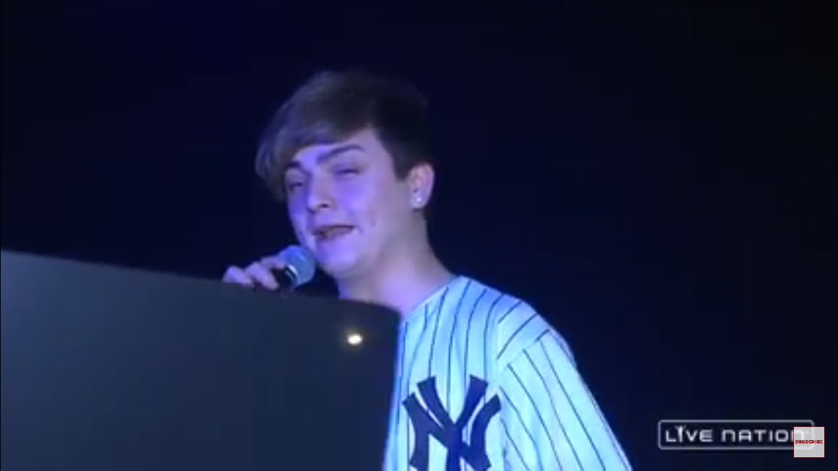 _jj_alvarado's tweet photo. @ItsNickBean LOVE YOU NICK #TLGLive https://t.co/0uv9AhpTGC