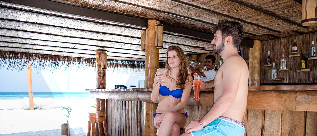DestinationMv's tweet photo. The most appealing venue to enjoy the tropical weather in #Maldives. 
https://t.co/eyVXZcns1I
#Sunset #Bar #aaaVeee https://t.co/8L3AALzoDt