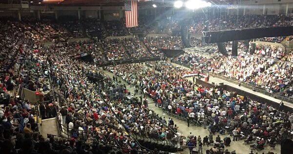 SpecialKMB1969's tweet photo. Trump Rally Breaks Elton John’s Attendance Record At River City Arena
U won't hear this #CNN
https://t.co/kIGYniuFh6 https://t.co/gUIsiartD2