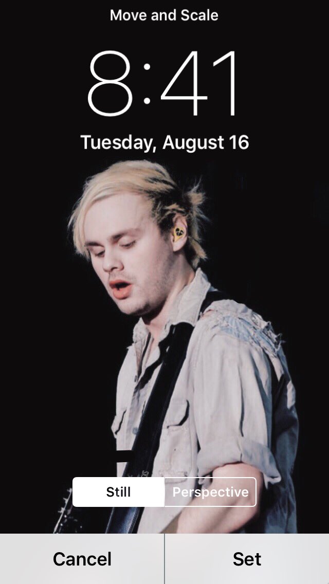5sos lockscreens 💯 tweet media