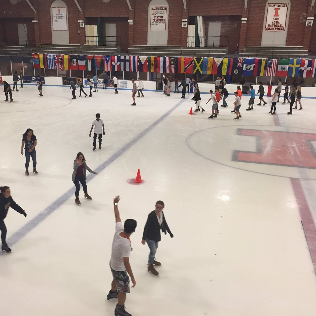 We are LIVE at @ISSSIllinois Skate!  Now until 1030pm! #ILLINOISwelcome #ILLINOIS2020 #ActiveILLINI