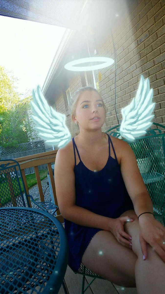 AndrewDavila4's tweet photo. I dont always deserve her love, but I will ALWAYS love her!! I love her smile and she'll always make me smile!!💙💚💛 https://t.co/93qqz3A2t0