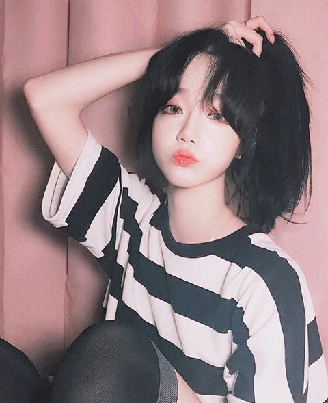 4AM_Official's tweet photo. Name: Kang Ju Hee
Age: 22 [11/03/1994]
Position: Lead Vocal, Leader and Dance https://t.co/GfJOECFViK