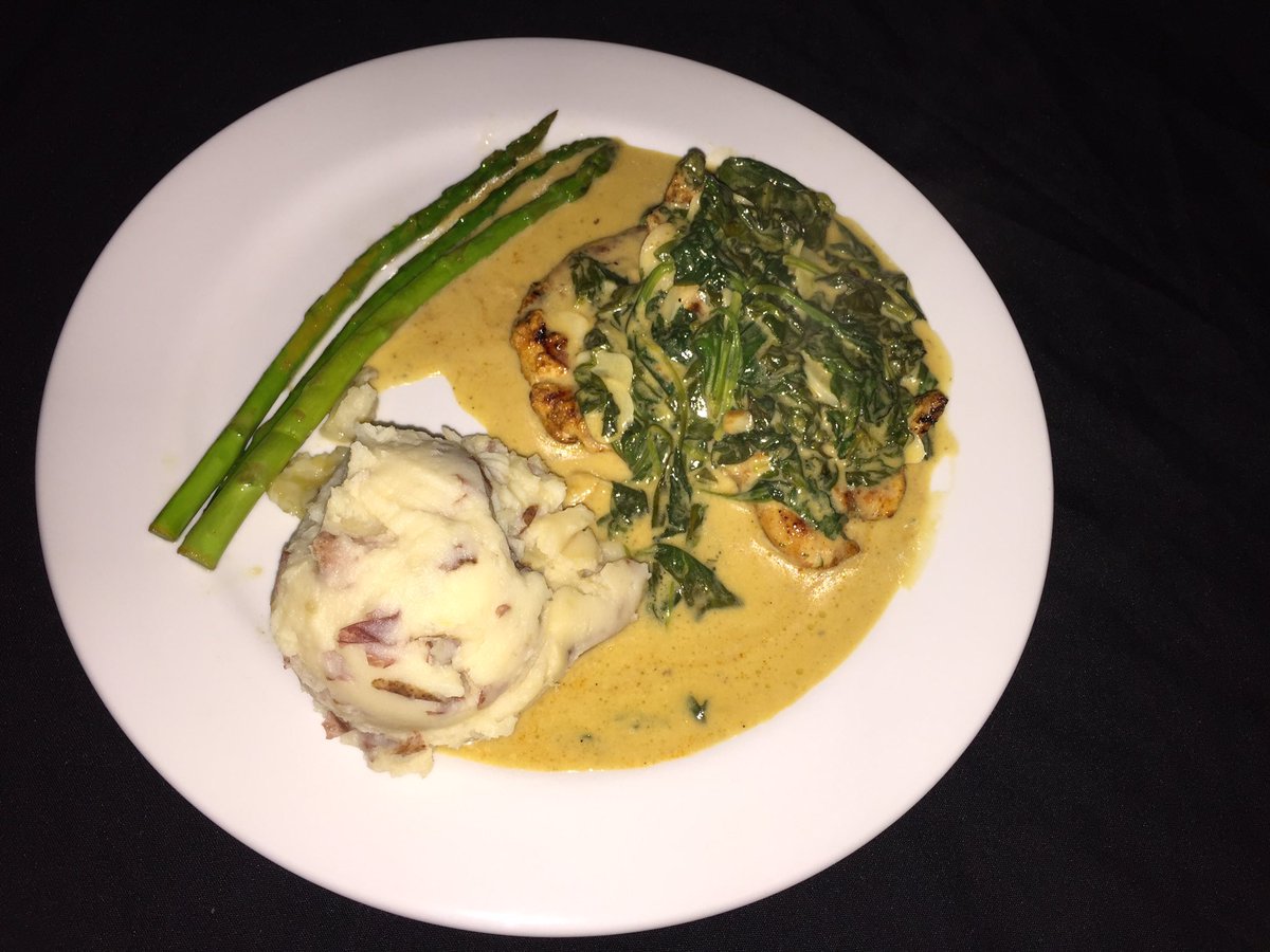 Luiginas_Rest's tweet photo. Tuesday Special Chicken Fiorella 
Grilled chicken served over a bed of spinach w/creamy brown wine sauce reduction. https://t.co/pL6oVtTWQg