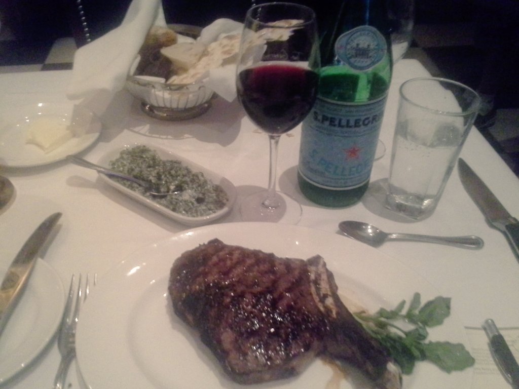 Maxoholic's tweet photo. Mmm... #MaxLikey! Steak is 10/10 at @CapitalGrille #tgpour2016  But will 2016 choices by @TheWineExpert measure up? https://t.co/q8h7rwmLfm